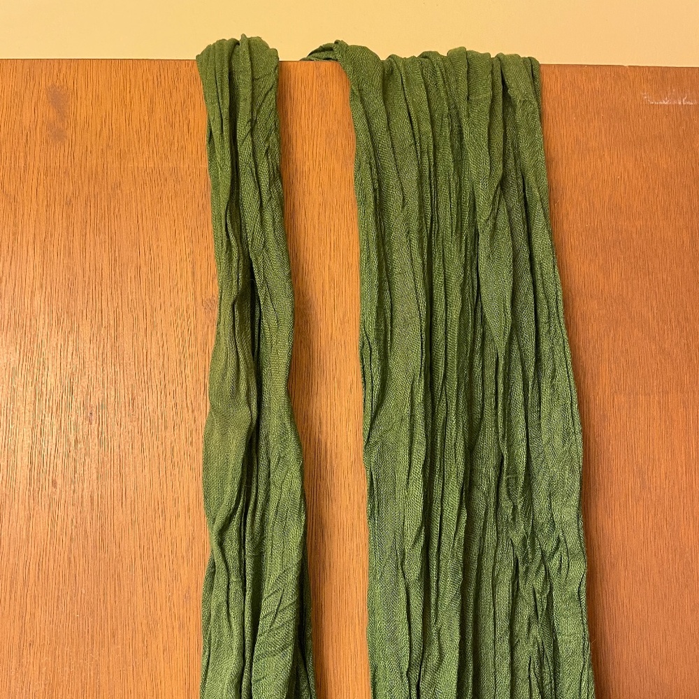 Lightweight scarf